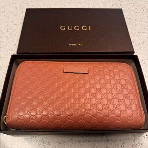 Gucci Blush Leather Wallet